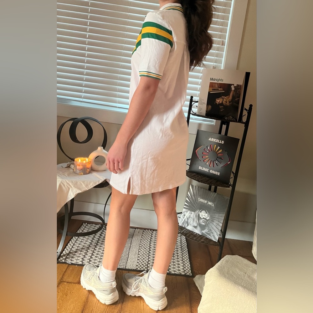 Banana Republic athletics tennis style dress, in great condition!